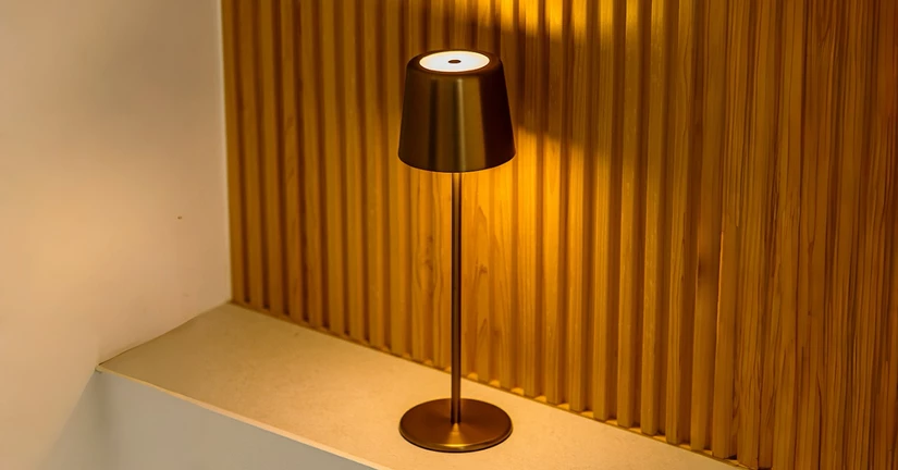 LED 메탈로 스탠드